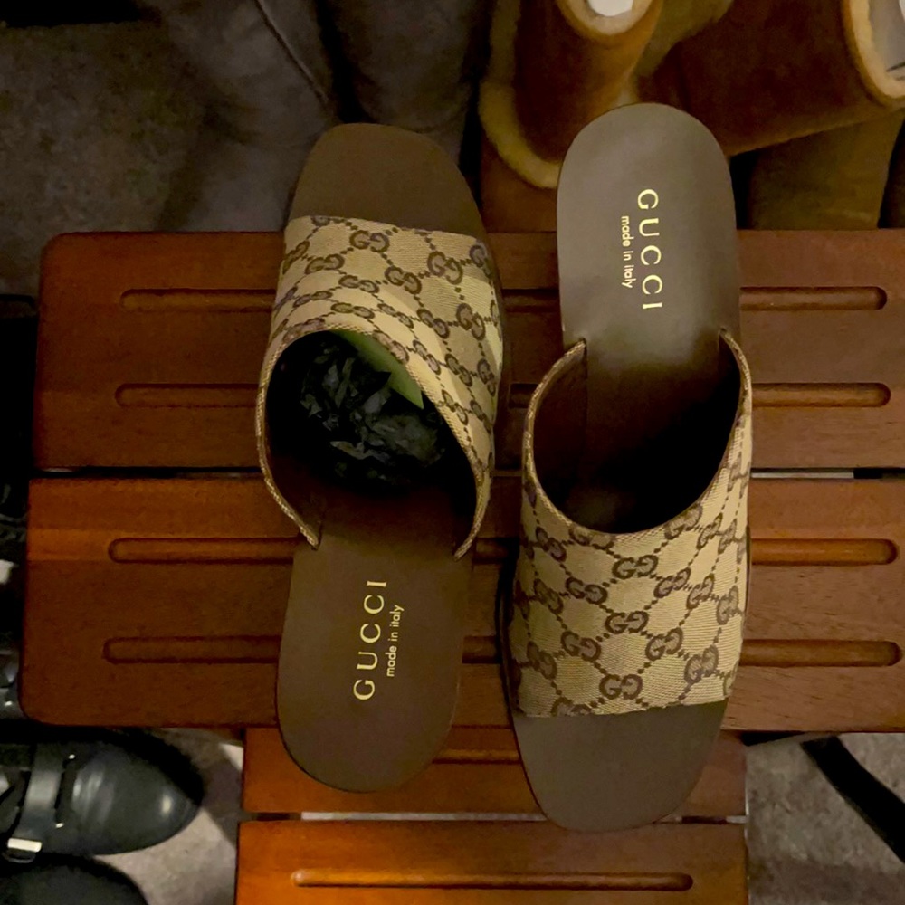 Never been wore Gucci shoes